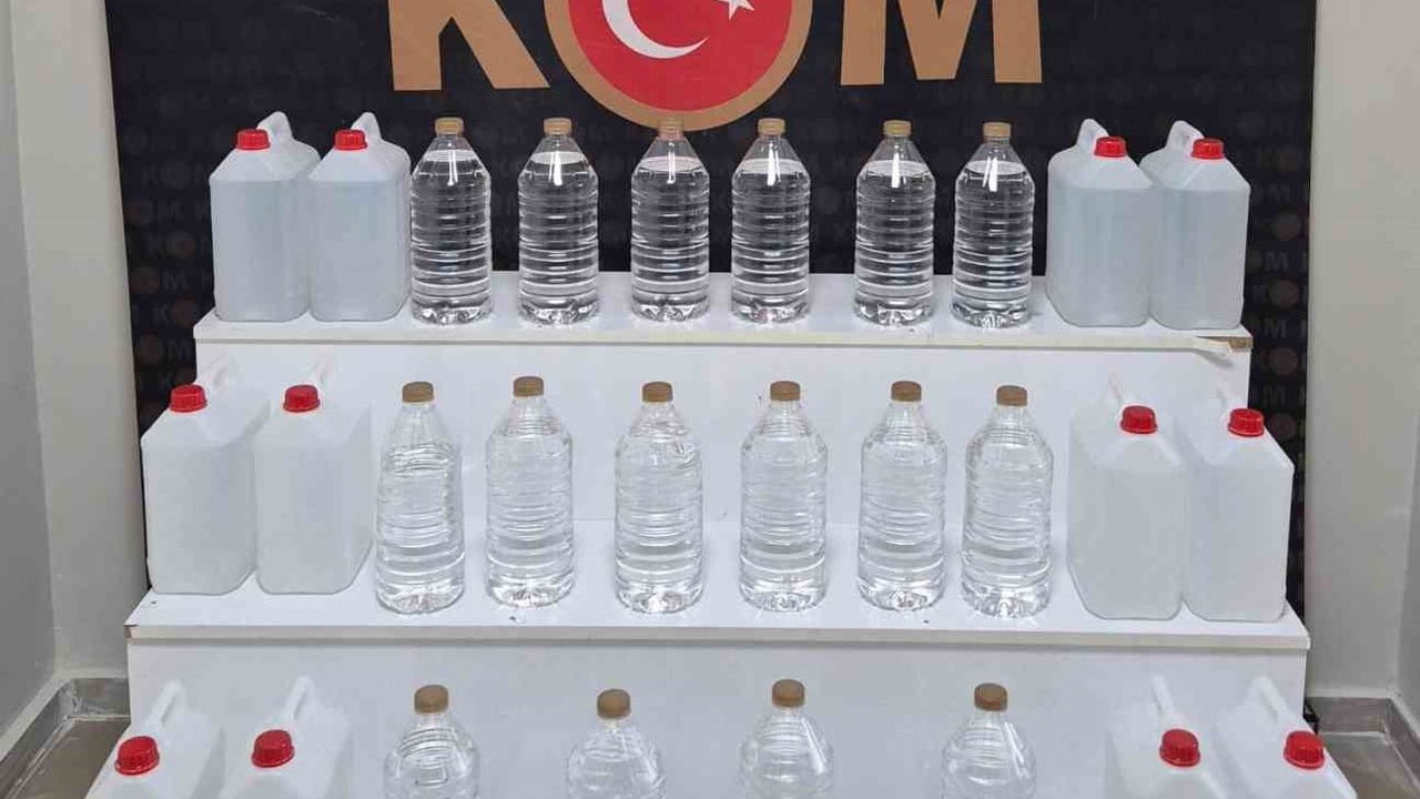 Kırşehir'de kargo yoluyla gönderilen 80 litre etil alkol ele geçirildi