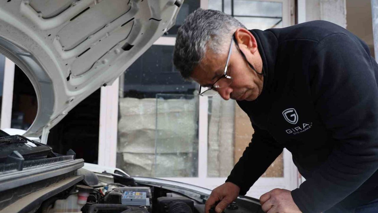 Kırşehir'de oto marketlerde antifriz ve cam suyu talebi arttı