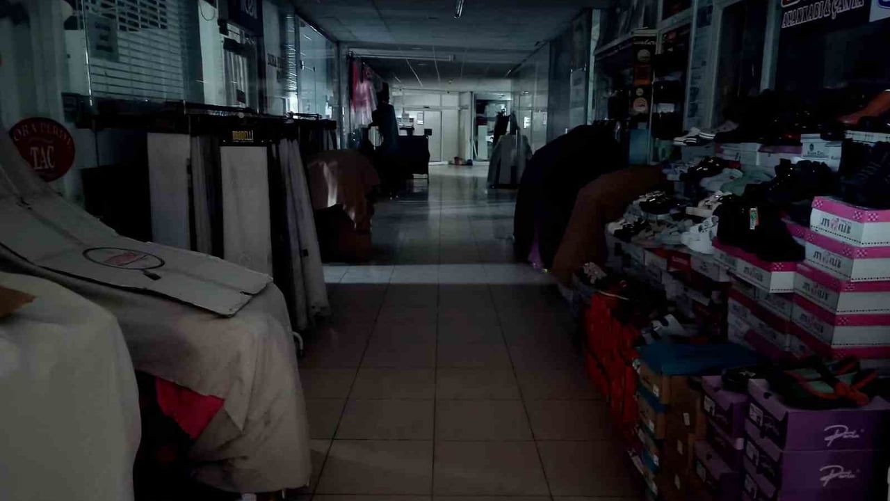 Kırşehir'de Tarihi Ahi Çarşısında Uzun Süren Elektrik Kesintisi Esnafı Zorluyor