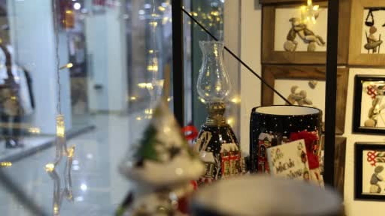 Kırşehir'de taş süsleme sanatının son ustası Mine Kiper çırak arıyor