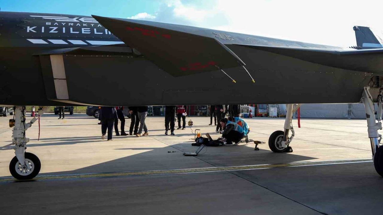 KIZILELMA ve AKINCI TİHA testleri Tekirdağ Çorlu'daki Baykar Uçuş Eğitim ve Test Merkezi'nde sürüyor