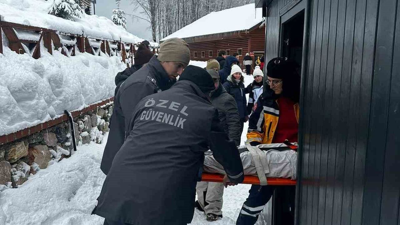 Kocaeli'de belediye ekipleri kış mesaisinde trafik ve güvenliği sağladı