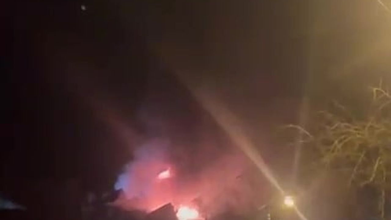 Kocaeli Kartepe’de bungalovda yangın itfaiyenin müdahalesiyle söndürüldü