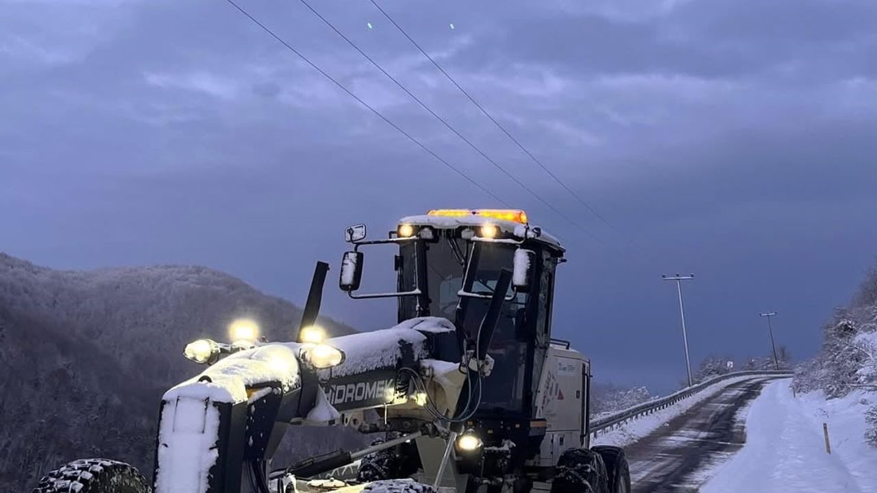 Kocaeli’nin yüksek kesimlerinde kar etkili oldu — Kartepe'de 60 santimetre, sıcaklık eksi 9 derece