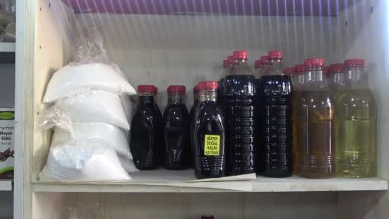 Konya'da yaklaşık 65 yıldır sedir katranı üreten katrancılık geleneği yaşatılıyor