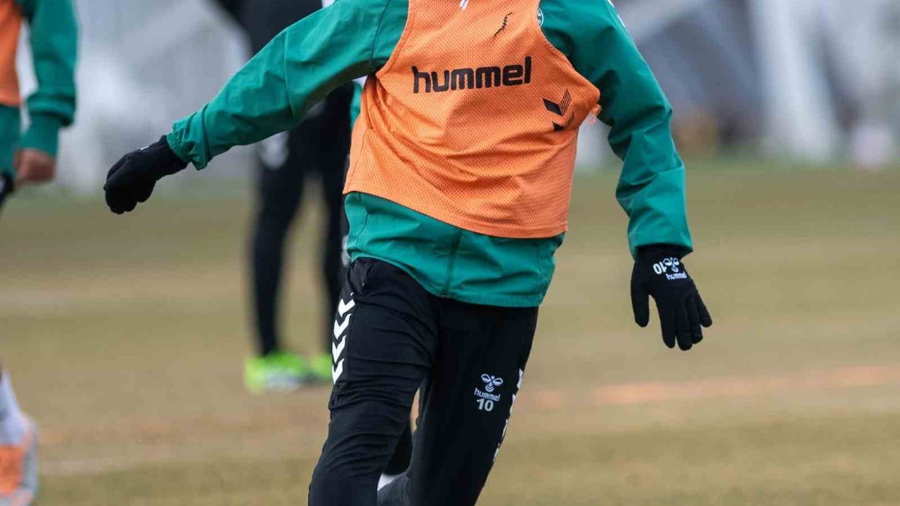 Konyaspor, Beşiktaş maçı hazırlıklarına Kayacık Tesisleri'nde başladı