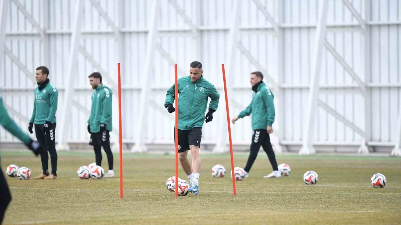 Konyaspor, Beşiktaş Maçı Hazırlıklarını Kayacık Tesisleri'nde Sürdürüyor