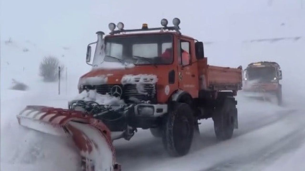 Kop Dağı Geçidi ve Bayburt-Araklı Yolu Yoğun Kar Nedeniyle Ulaşıma Kapandı