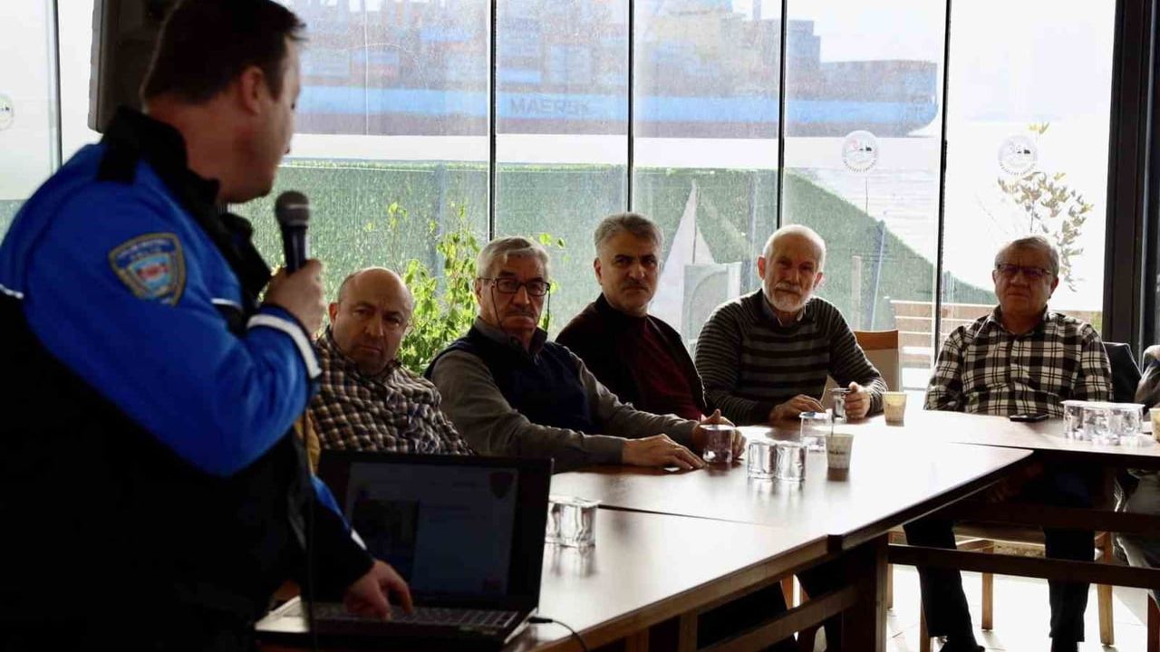 Körfez Belediyesi 60+ Aktif Yaşlanma Kulübü’nde güvenlik bilgilendirme programı