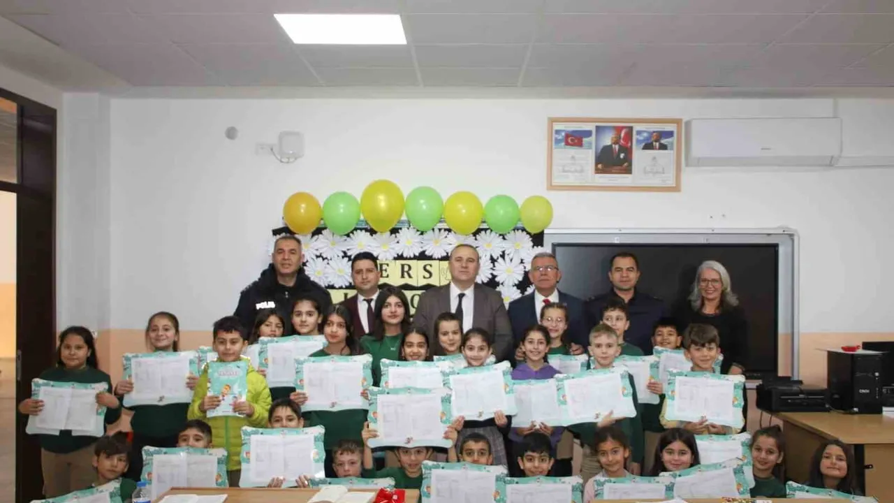 Köşk’te 4 bin 349 öğrenci karne aldı — Karneleri Kaymakam Hasan Taş dağıttı