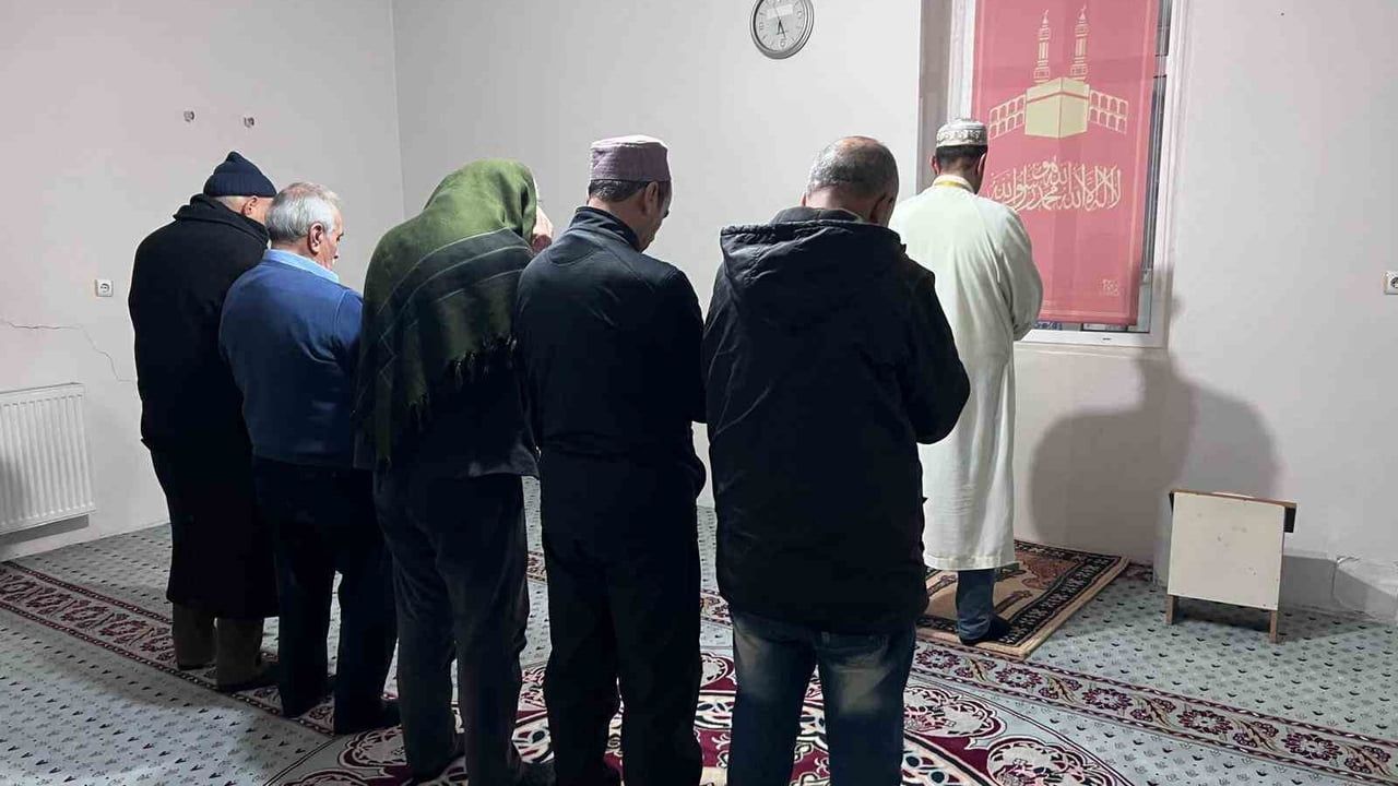 Kovancılar’da 'Şehirlerin Kalbi Camilerimizde Buluşuyoruz' kapsamında sabah namazı buluşması gerçekleştirildi