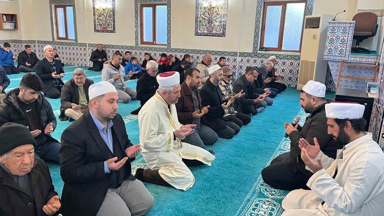 Köyceğiz'de Sabah Namazı Buluşması Beyobası Merkez Camii'nde Yapıldı