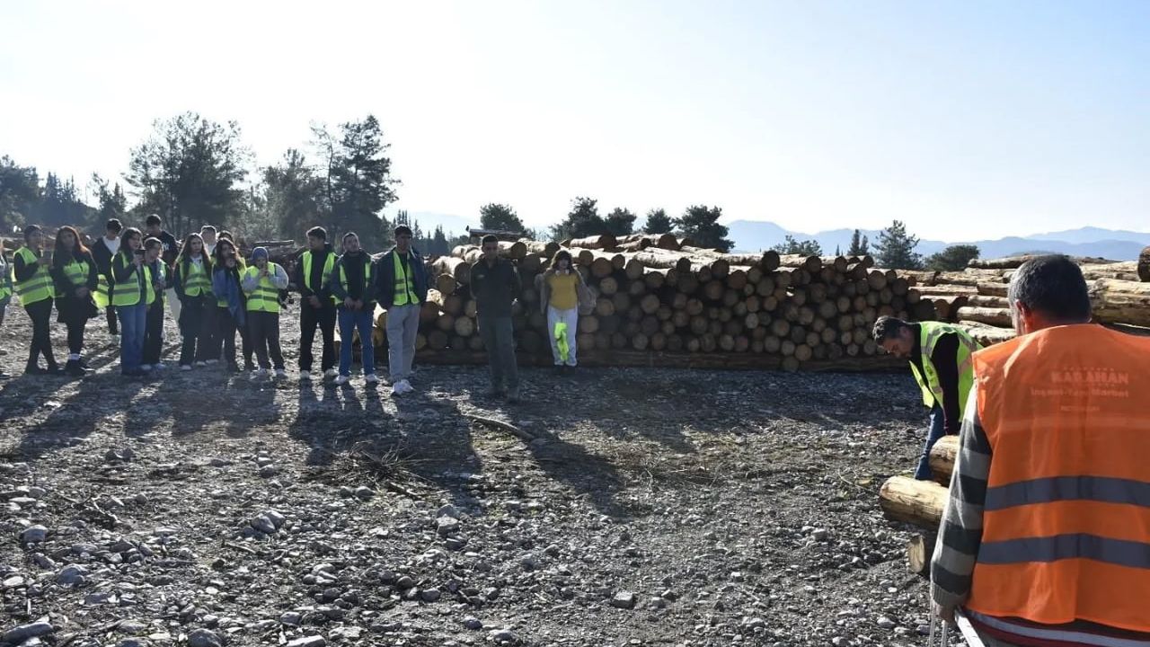 Köyceğiz Meslek Yüksekokulu Ormancılık Öğrencileri Zeytinalanı Deposu'nda Arazi Eğitimi Gerçekleştirdi