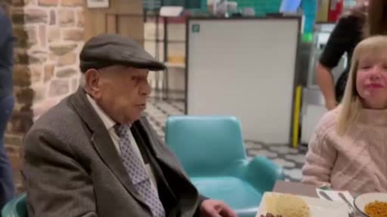 Kral III. Charles ve Kraliçe Camilla’dan 100 yaşını kutlayan Derviş Tahir’e tebrik mektubu