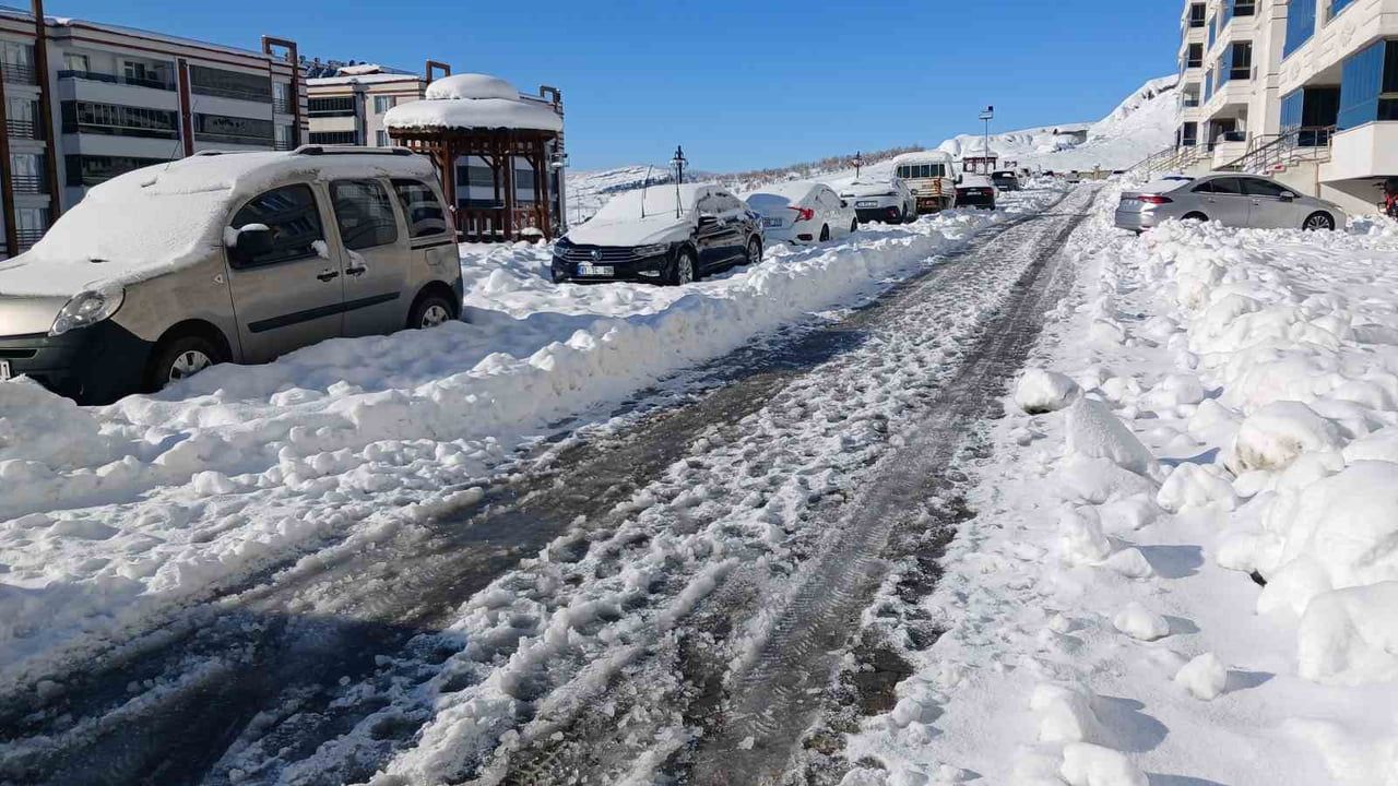 Kulp’ta dört gün süren karın ardından dondurucu soğuklar etkili oldu