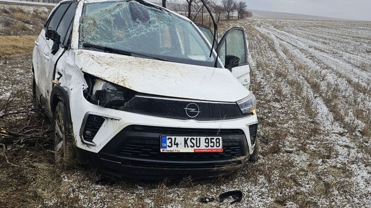Kulu'da aniden bastıran dolu ve fırtına trafik kazalarına neden oldu: 2 yaralı