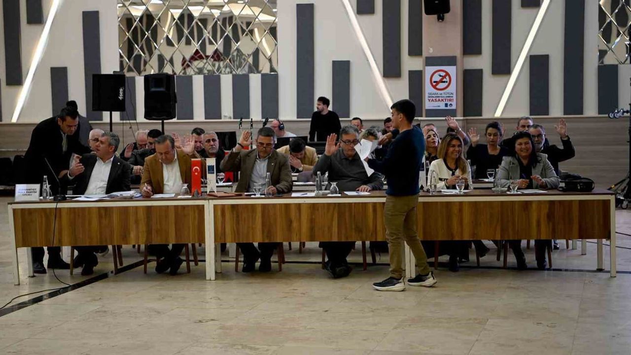 Kuşadası Belediye Meclisi 2026'nın İlk Toplantısında Aylık Çalışma Takvimi ve Sağlık Ocağı Tahsisi Kararı