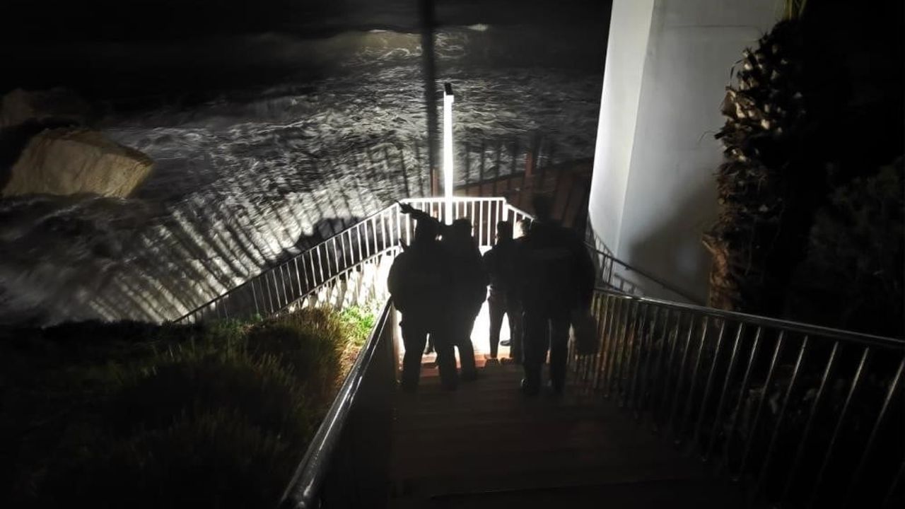 Kuşadası'nda iskele çalışmasında 1 işçi hayatını kaybetti, firma sahibi tutuklandı