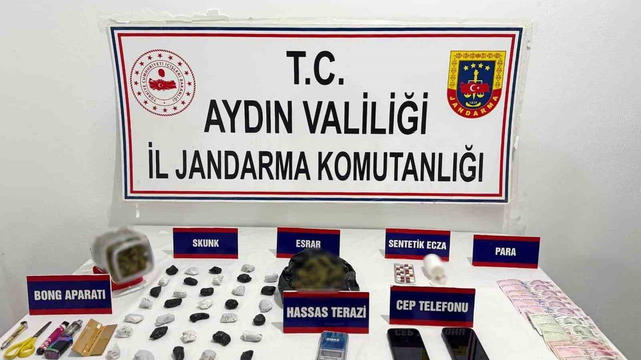 Kuşadası’nda Narkotik Operasyonunda İki Şüpheli Yakalandı, Çok Sayıda Uyuşturucu Ele Geçirildi