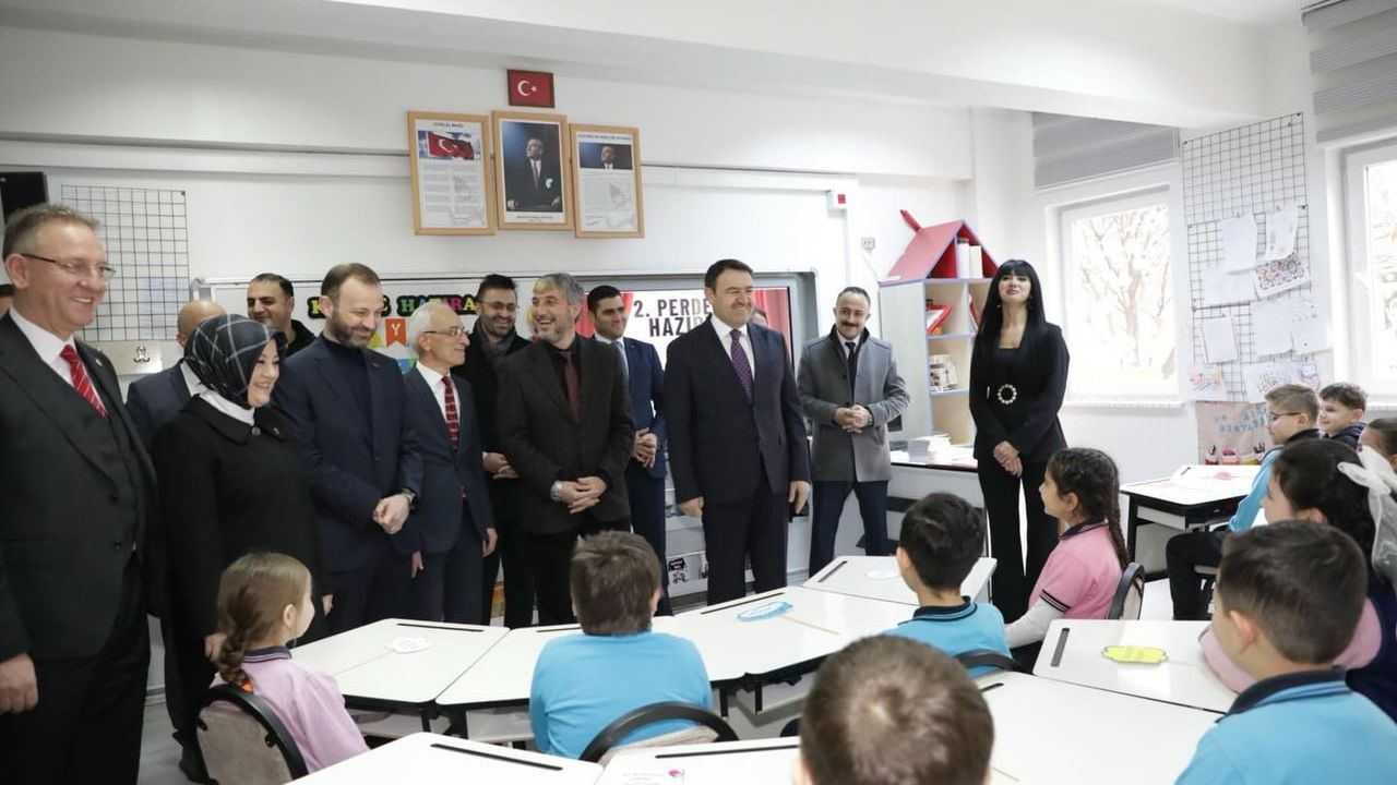 Kütahya’da 570 okulda 90 bin 373 öğrenci karne heyecanı