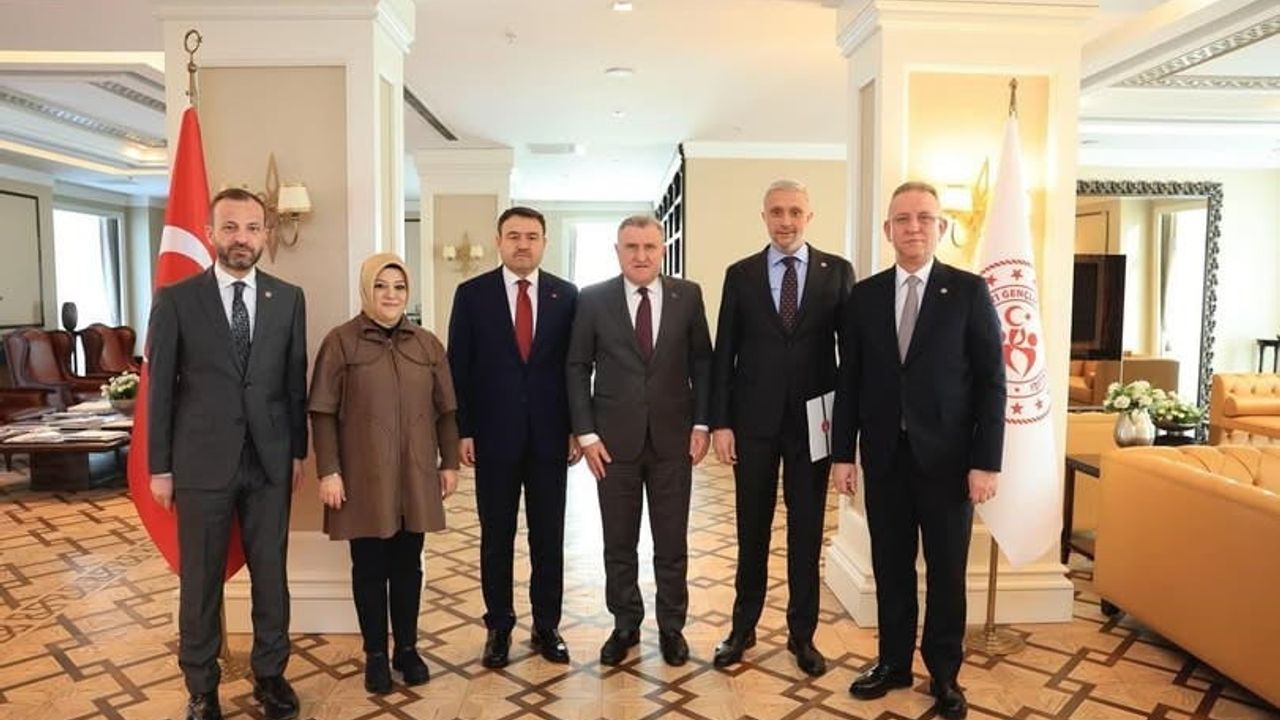 Kütahya’da gençlik yatırımları Bakan Osman Aşkın Bak ile görüşüldü