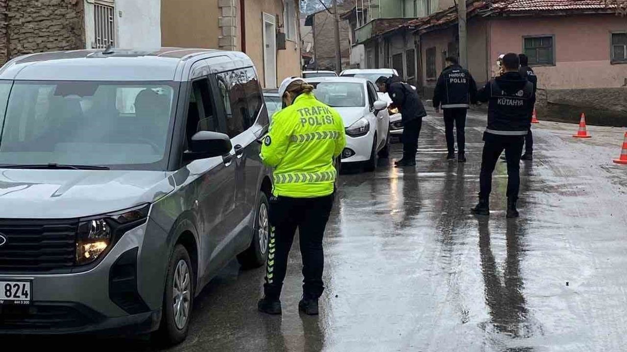 Kütahya'da Huzur Güven Uygulaması: Binlerce Şahıs ve Yüzlerce Mekan Denetlendi