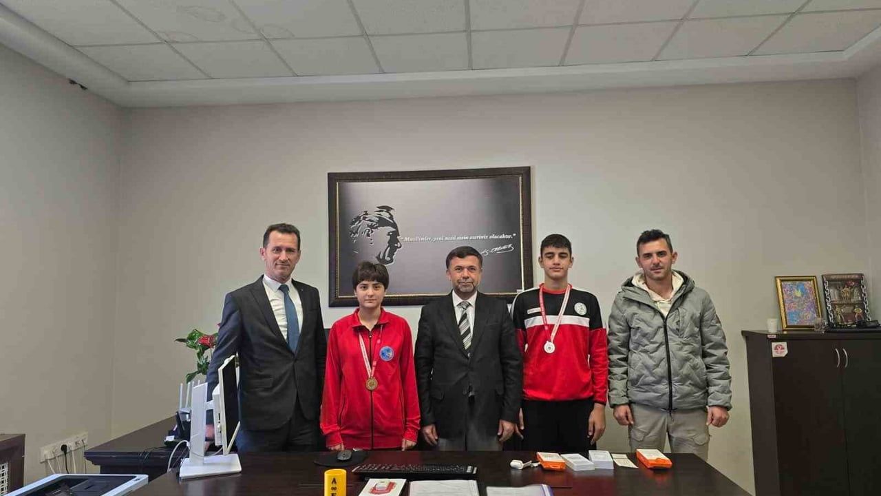 Kütahya'da Pazarlar Spor Lisesi'ne ödüller ve 10 aylık burs müjdesi