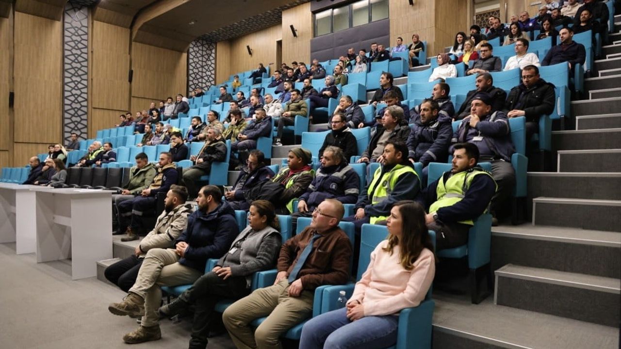 Kütahya'da TUBİM'den Kütahya Belediyesi personeline uyuşturucu farkındalığı eğitimi
