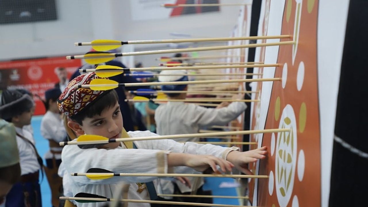Kütahya, Geleneksel Türk Okçuluğu Minikler ve Yıldızlar Salon Puta Türkiye Şampiyonası'na Ev Sahipliği Yapıyor