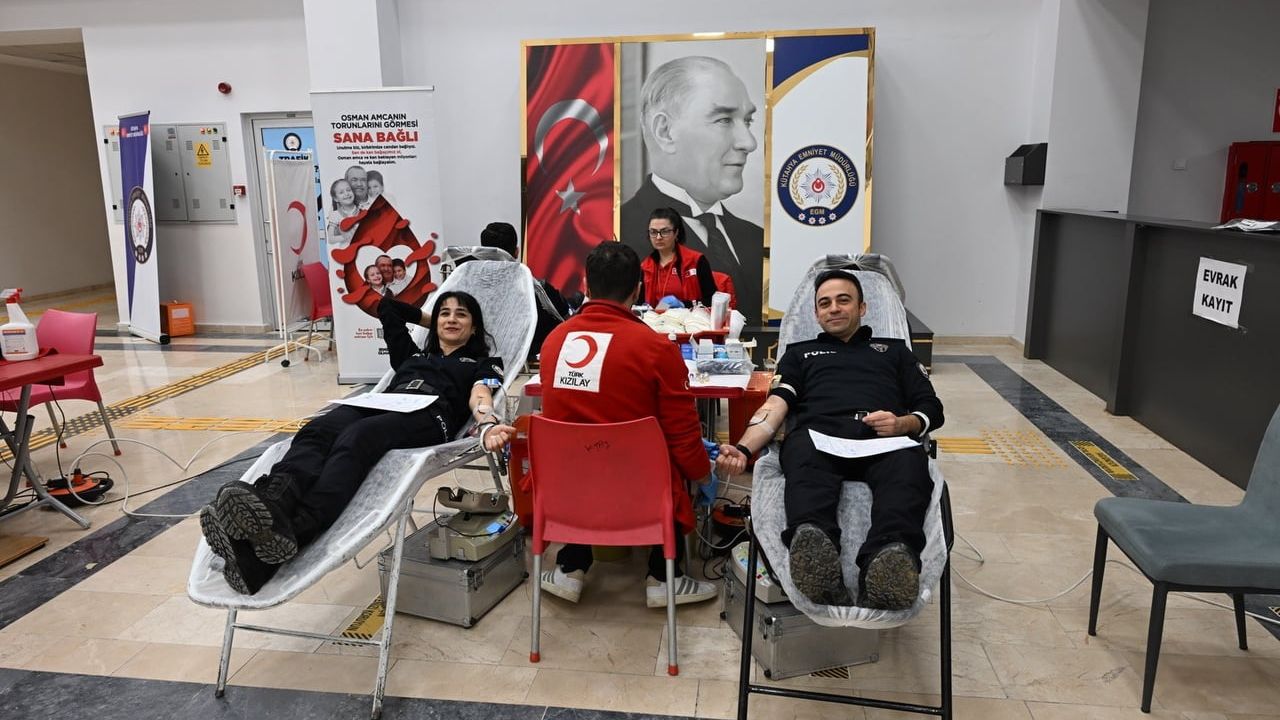 Kütahya İl Emniyet Müdürlüğü, Türk Kızılayı'nın Kan Bağışı Kampanyasına Destek Verdi
