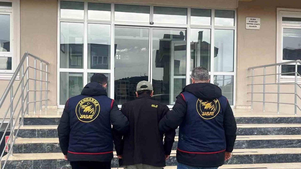 Kütahya JASAT, 5 yıldır aranan cezaevi firarisini Balıkesir Erdek'te yakaladı