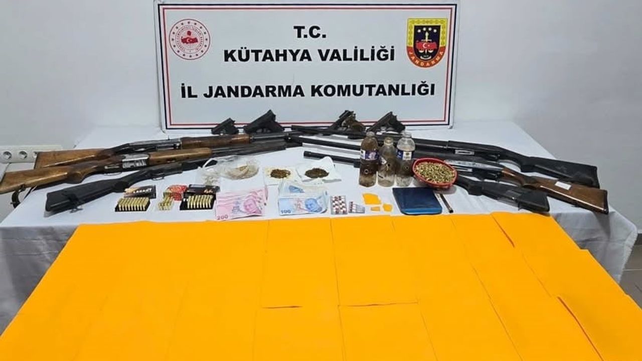 Kütahya Simav'da uyuşturucu ve silah operasyonu: 14 kişi gözaltında