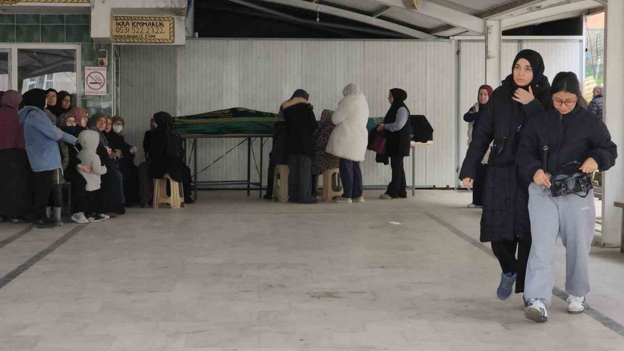 Kuzey Marmara Otoyolu kazasında ölen çift Bursa'da defnedildi