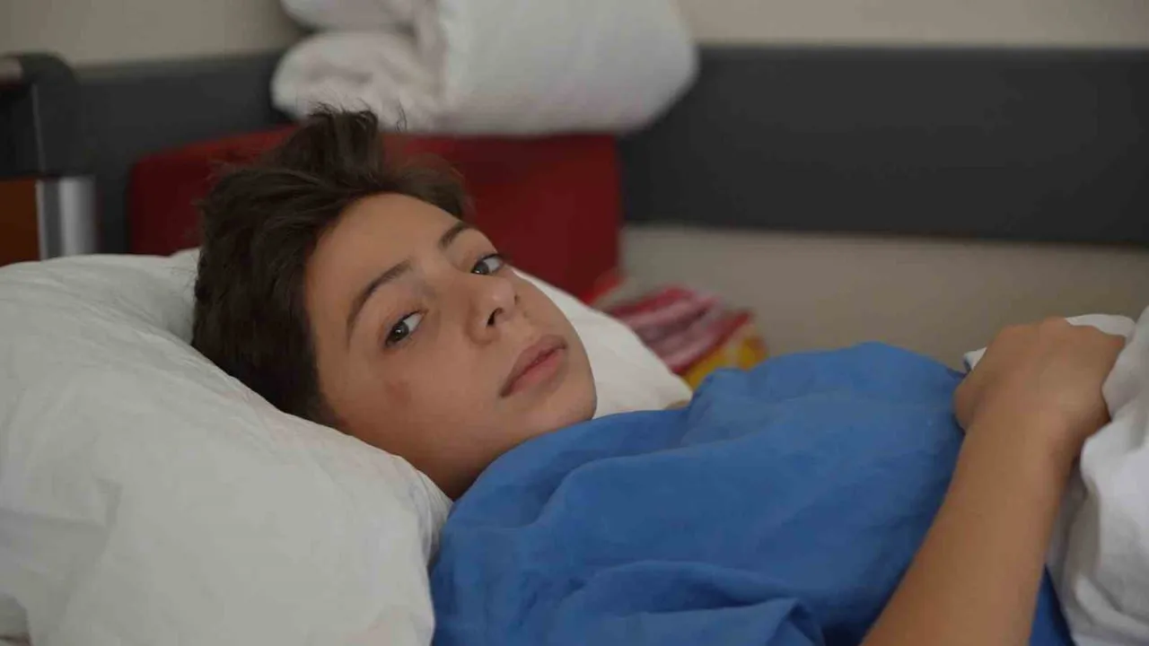 Ladik Akdağ'da kayak kazası: 11 yaşındaki Aytuna'nın kalça kemiği kırıldı, çarpan kişi kaçtı