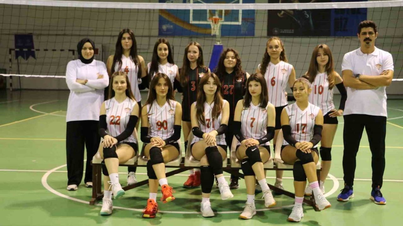 Lefke Akademi Kadın Voleybol Takımı 2025-2026'da Bilecik Bölgesel Liginde