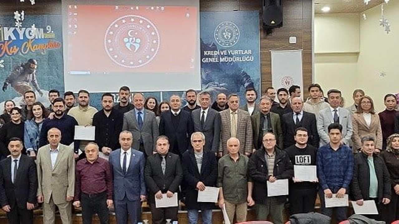 Levent Çakmur, Erzurum İl Müdürlüğü Hizmet Binası Personelini Teşekkür Belgesiyle Onurlandırdı