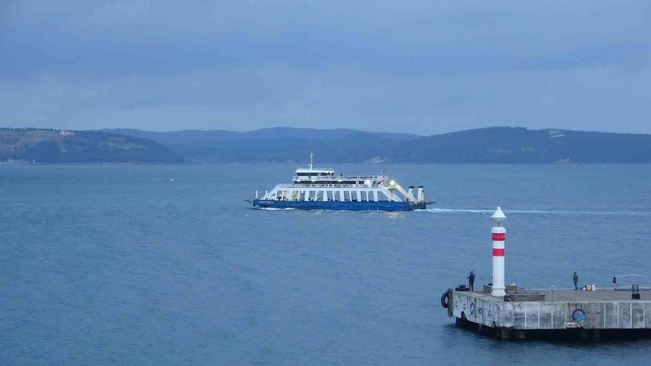 Lodos nedeniyle kapatılan Çanakkale Boğazı 45 saat sonra açıldı