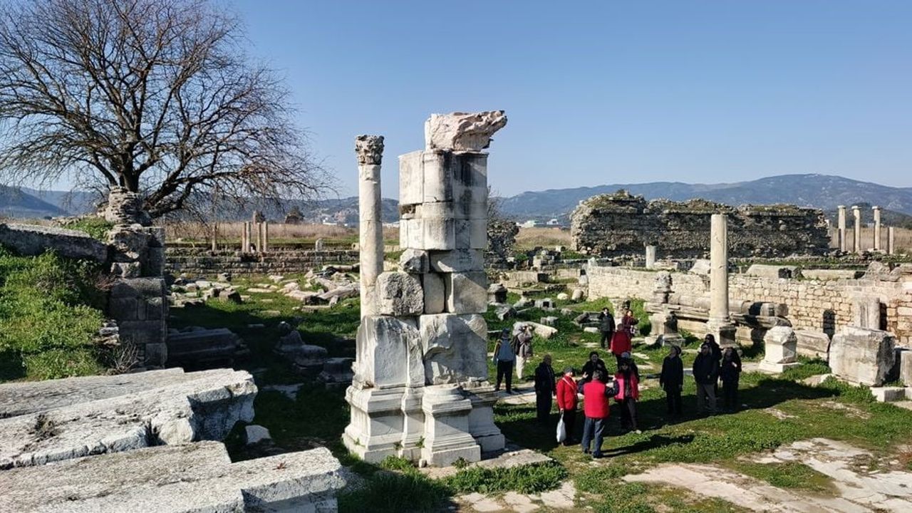Magnesia Antik Kenti'nden Tahtacı Mezarlığı'na: Ortaklar'da Tarih ve Doğa Rotası