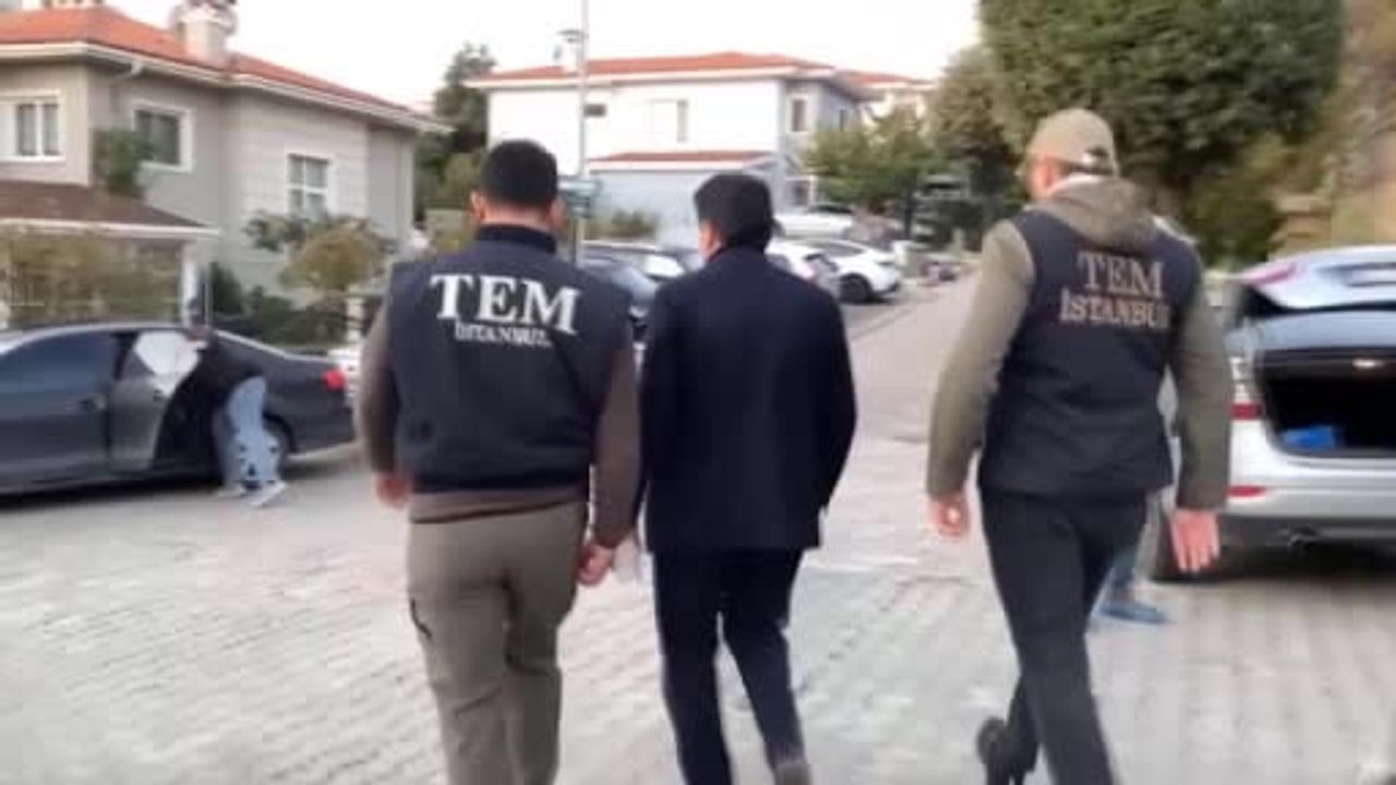 Mahkeme, Ahmet Özer'e 'silahlı terör örgütü üyesi olmak' suçundan 6 yıl 3 ay hapis cezası verdi