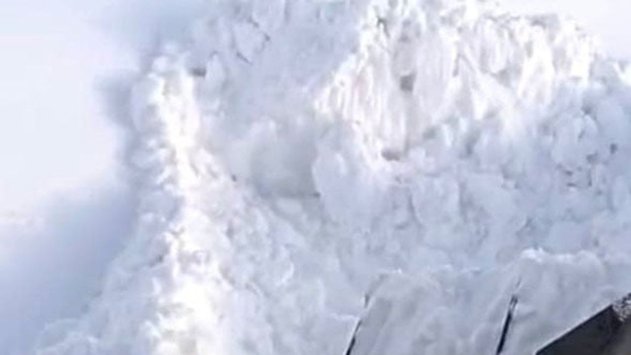 Malatya’da 1 buçuk metreye varan karla mücadele: Pütürge kırsalında yollar açılıyor