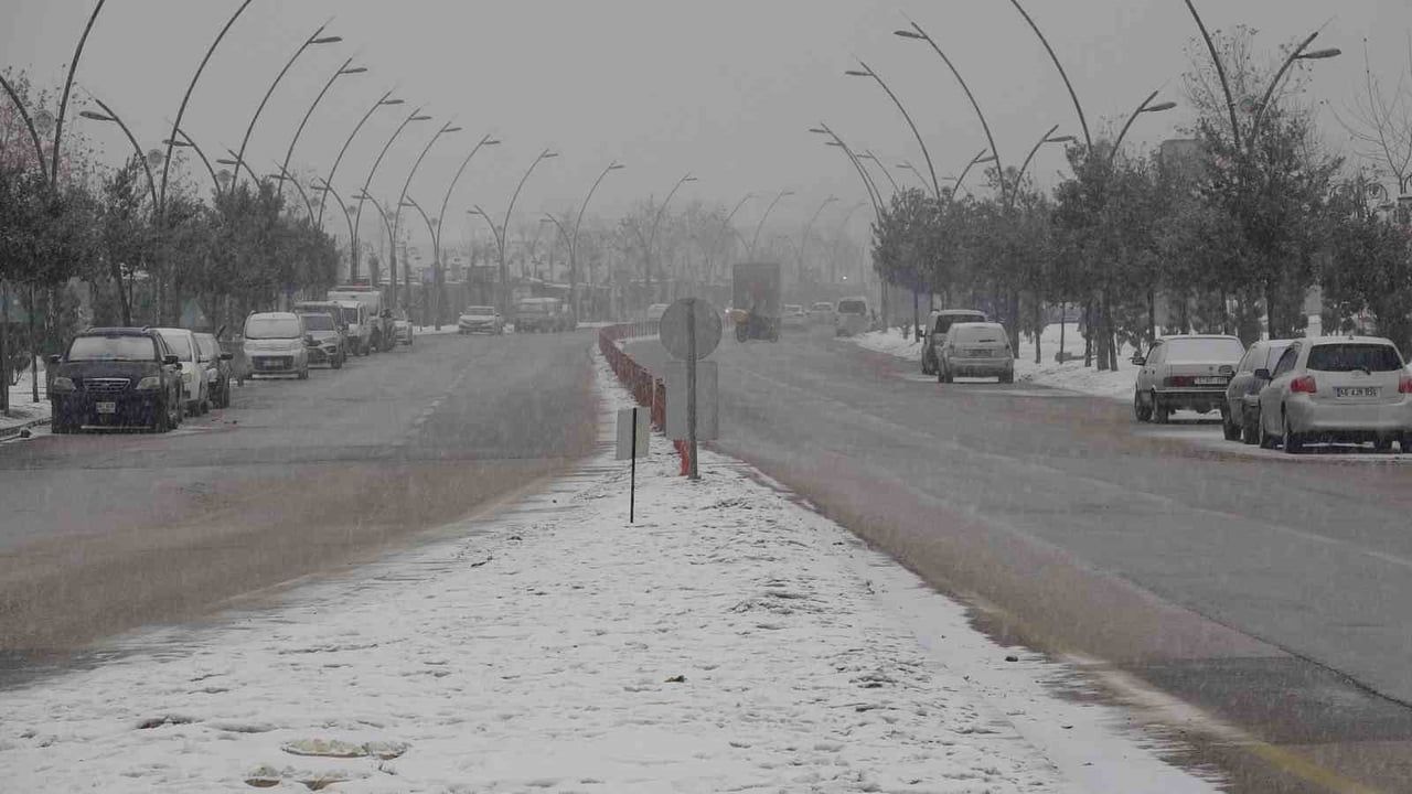 Malatya'da 23 Ocak'ta Yoğun Kar Nedeniyle Kamu Personeline İdari İzin ve Motosiklet Yasağı