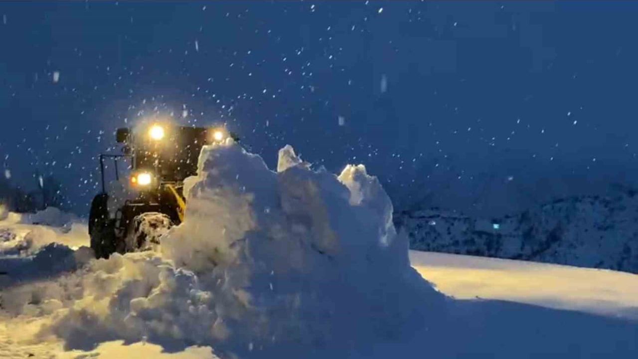 Malatya'da 53 mahallede 1.226 kilometre yol ulaşıma açıldı