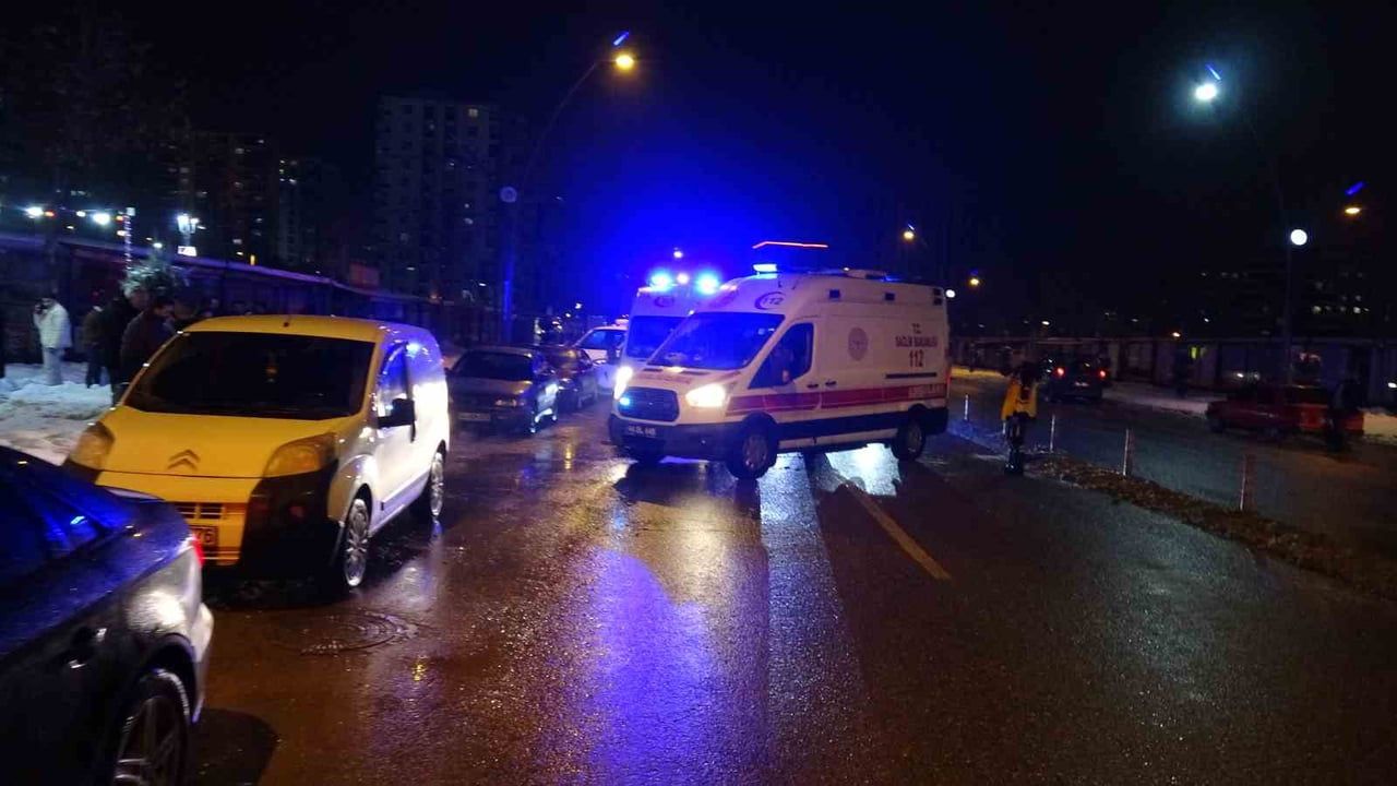 Malatya'da husumet kaynaklı bıçaklı kavga: 3 kişi yaralandı, 2'sinin durumu ağır
