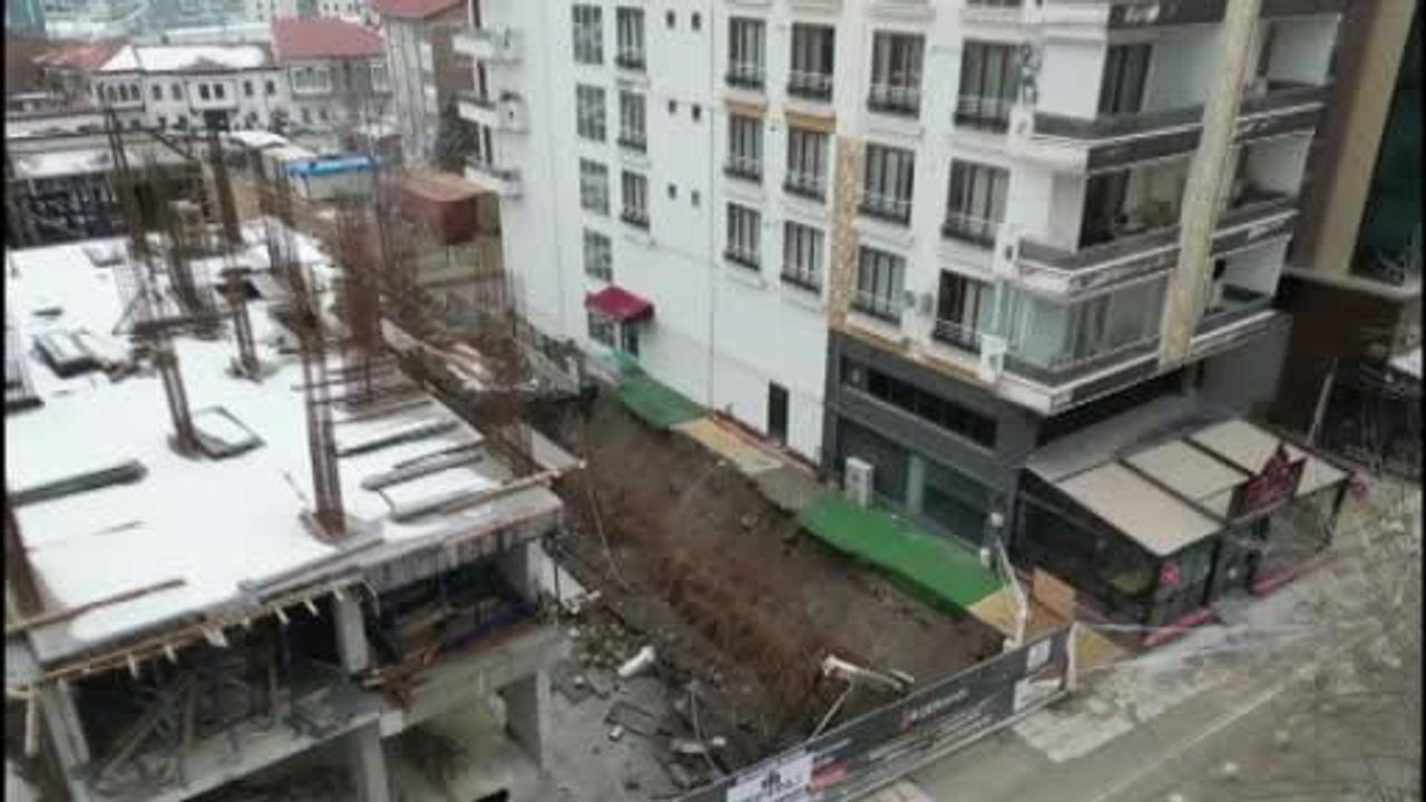 Malatya'da istinat duvarı çöküşü nedeniyle 6 katlı bina tahliye edildi