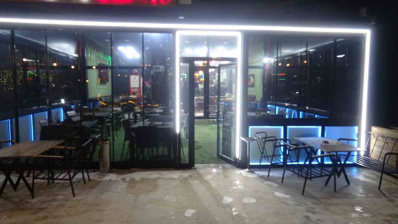 Malatya'da kafede silahlı ve bıçaklı kavga: 1 kişi yaralandı