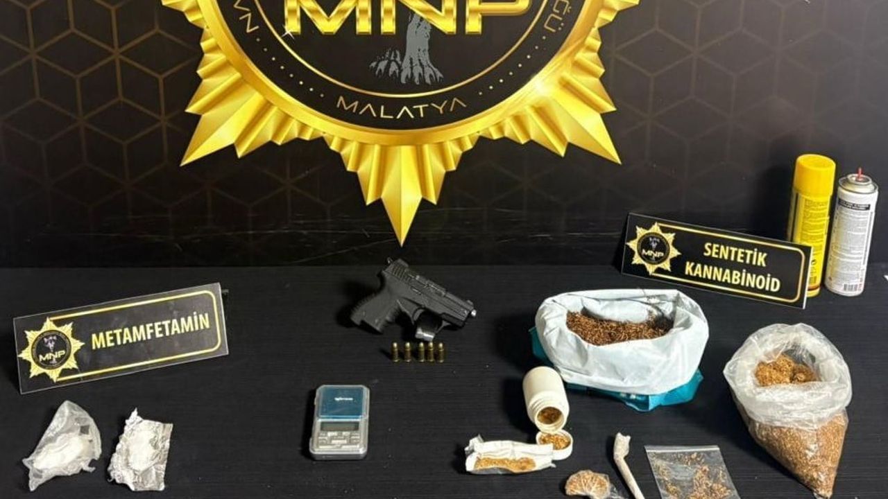 Malatya'da 'torbacı' operasyonu: 3 tutuklama, 3 bin 326 sentetik ecza ele geçirildi