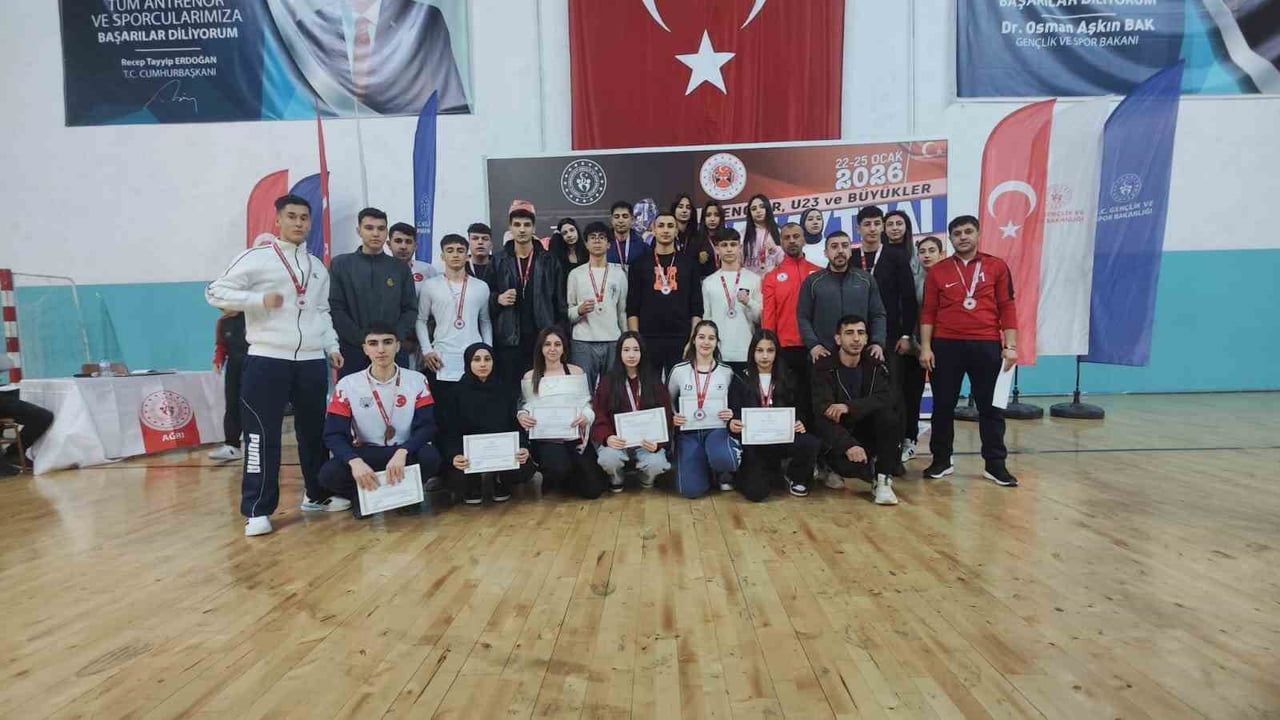 Malatya Muay Thai Takımı Ağrı'daki Bölge Şampiyonası'ndan 25 Madalya ile Döndü