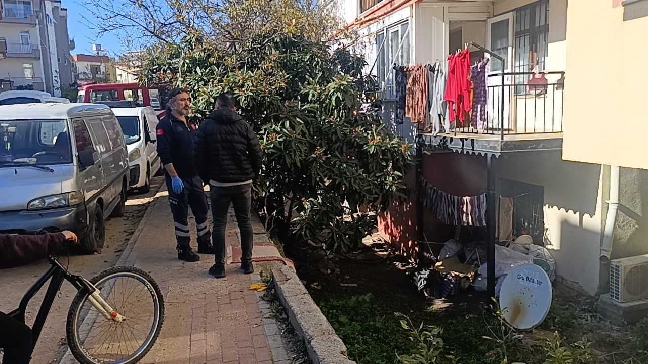 Manavgat’ta 3 katlı binanın bodrum katında yangın: Ev kullanılamaz hale geldi