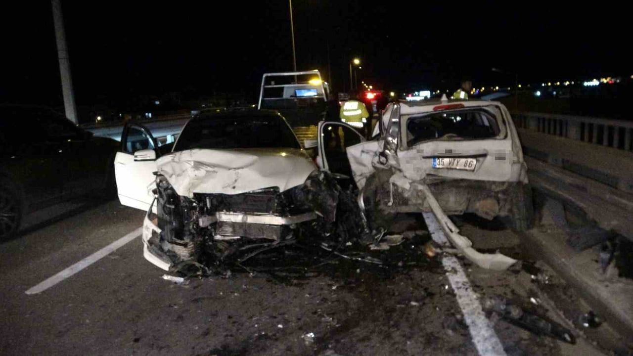 Manavgat'ta köprülü kavşakta zincirleme kaza: 2 yaralı, D-400 bir süre trafiğe kapandı