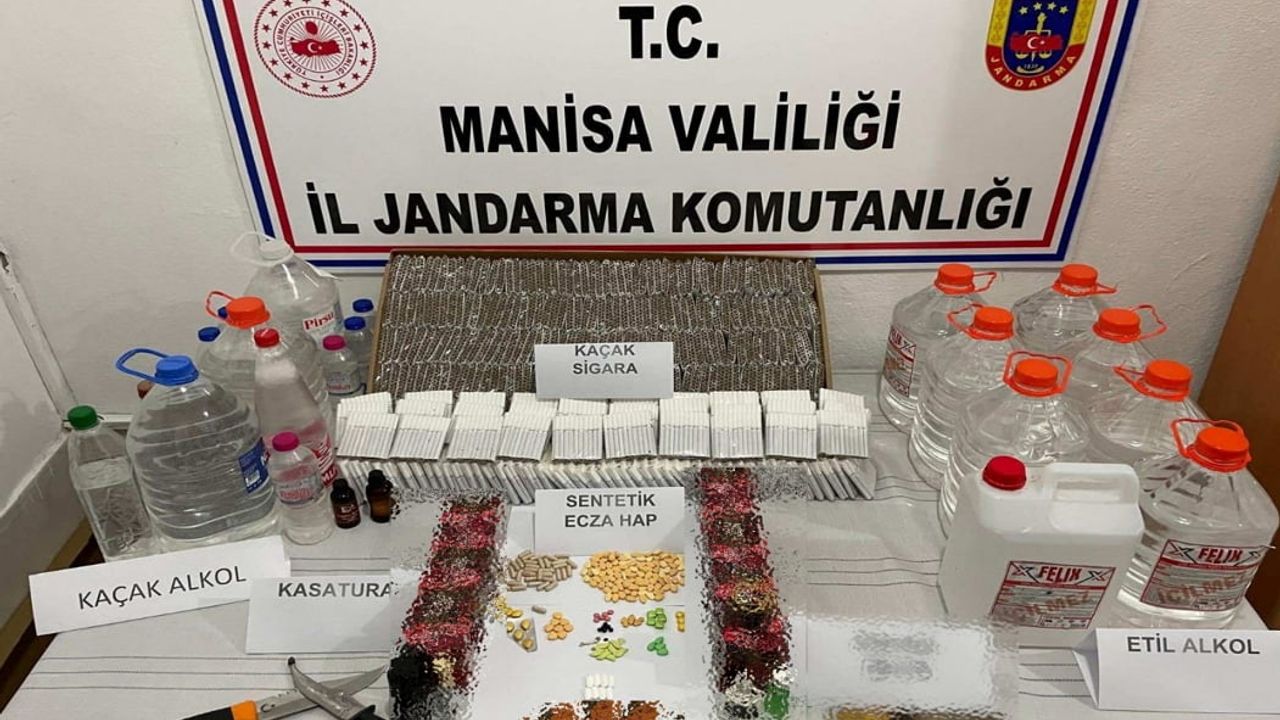 Manisa Akhisar'da Jandarma Operasyonu: Kaçak Alkol ve Uyuşturucu Ele Geçirildi